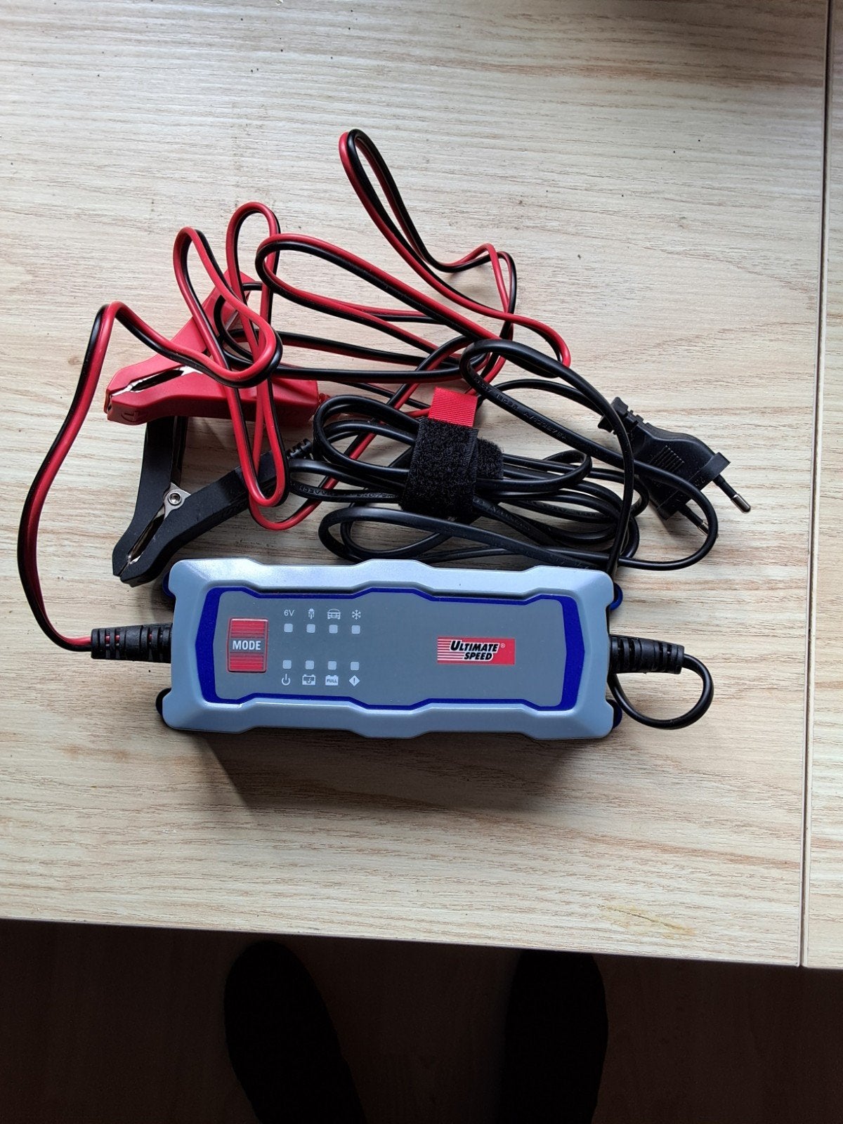 Ultimate Speed ULG 3.8 B1 Acculader 12V/6V, Gebruikt
