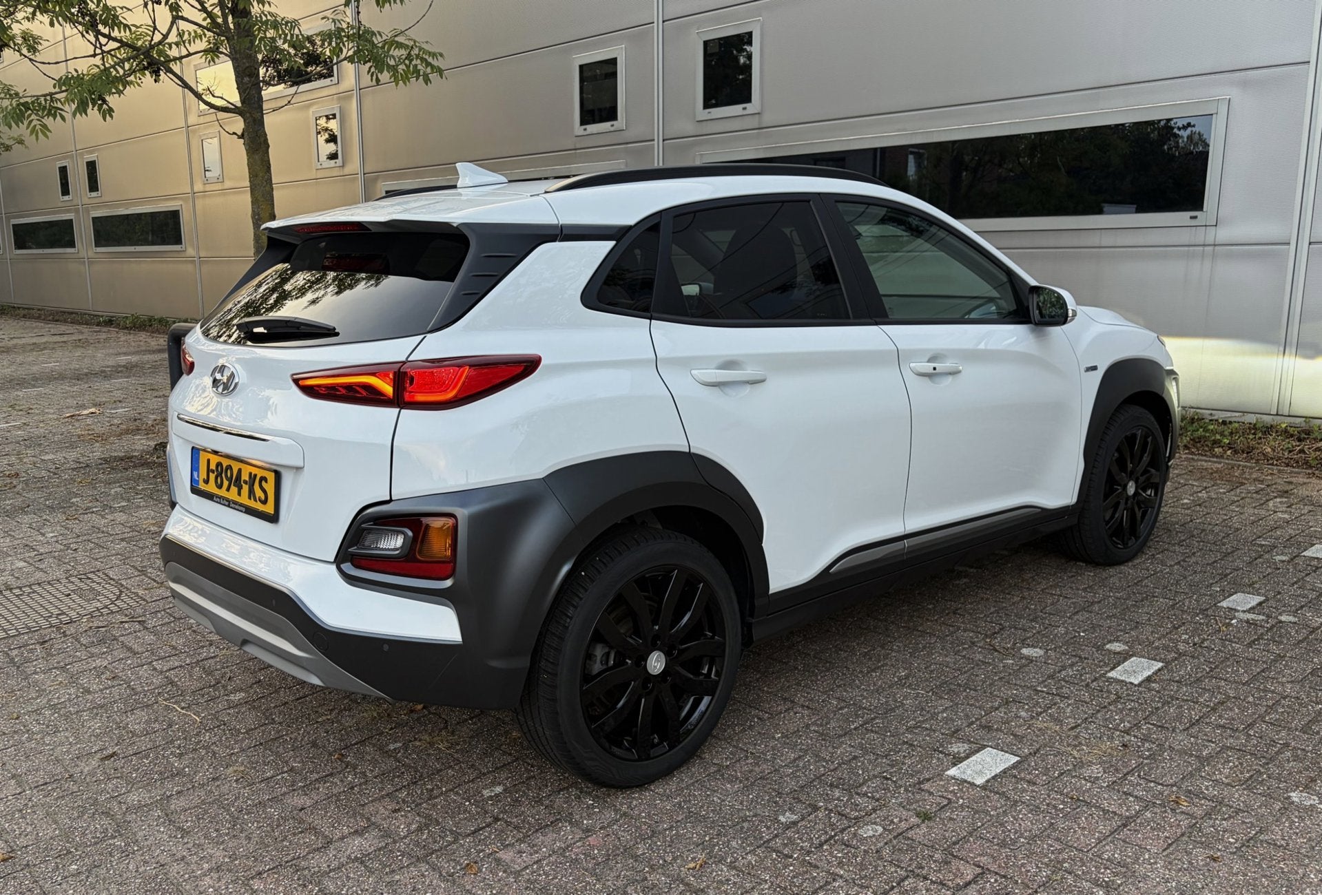Foto 8 van Hyundai Kona 1.6 GDI HEV Premium
