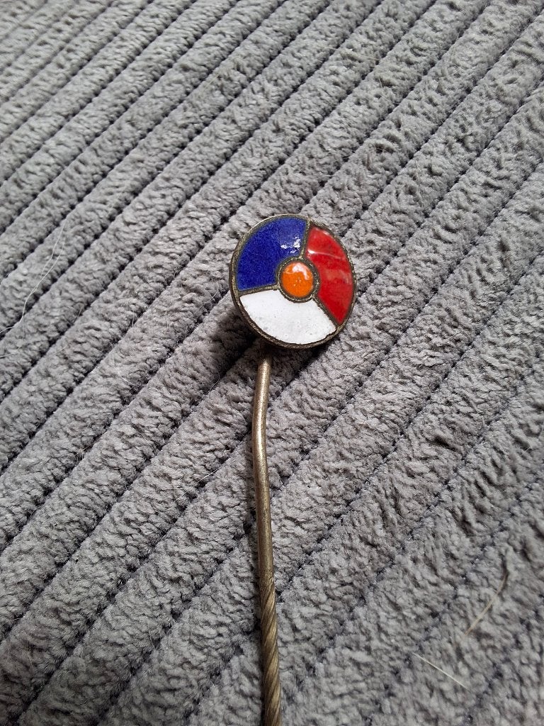 Emaille speld Koninklijke Luchtmacht, Verzamelen, Verzenden, Luchtmacht, Nederland, Embleem of Badge