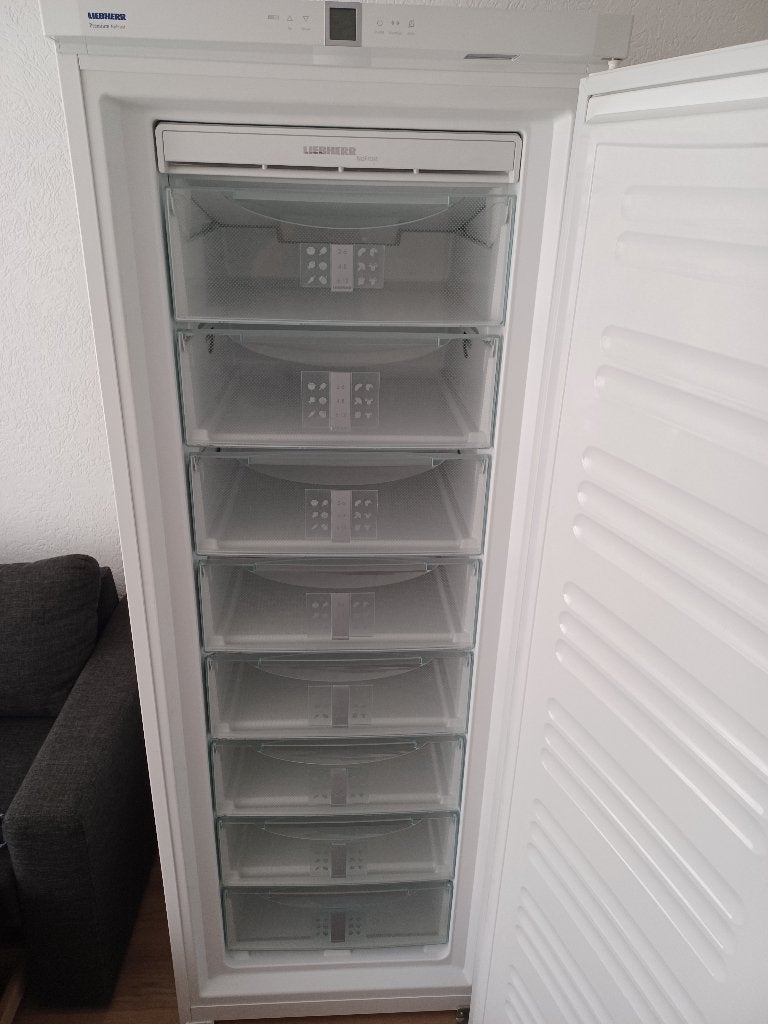 liebherr Vrieskast no frost met 8 laden .gratis bezorging, Witgoed en Apparatuur, 160 cm of meer, Zo goed als nieuw, Energieklasse A of zuiniger