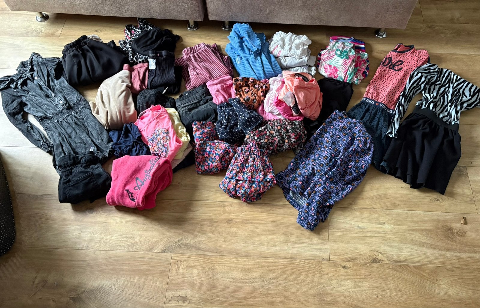 Zeer groot Meisjes kelding pakket, Ophalen, Zo goed als nieuw, Maat 134