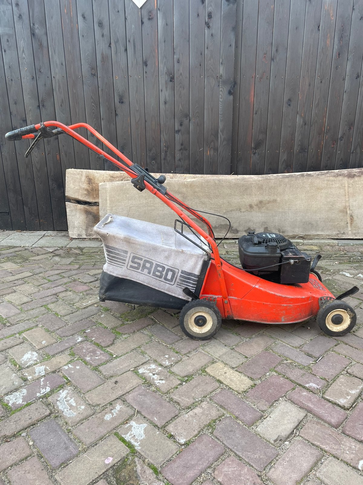 Sabo gazonmaaier niet lopend, Ophalen, Gebruikt, 40 t/m 49 cm, Benzine-grasmaaier