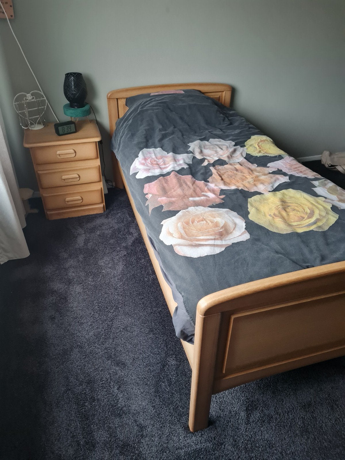 (senioren) Bed met nachtkastje!, Ophalen, Zo goed als nieuw, Eenpersoons