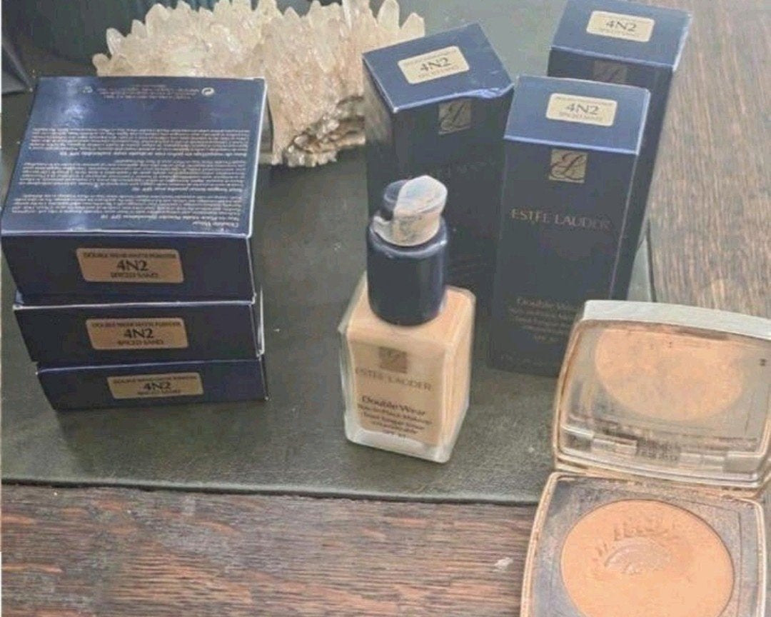 Estee Lauder Double Wear foundation in de kleur 4N2 Spiced S, Ophalen of Verzenden