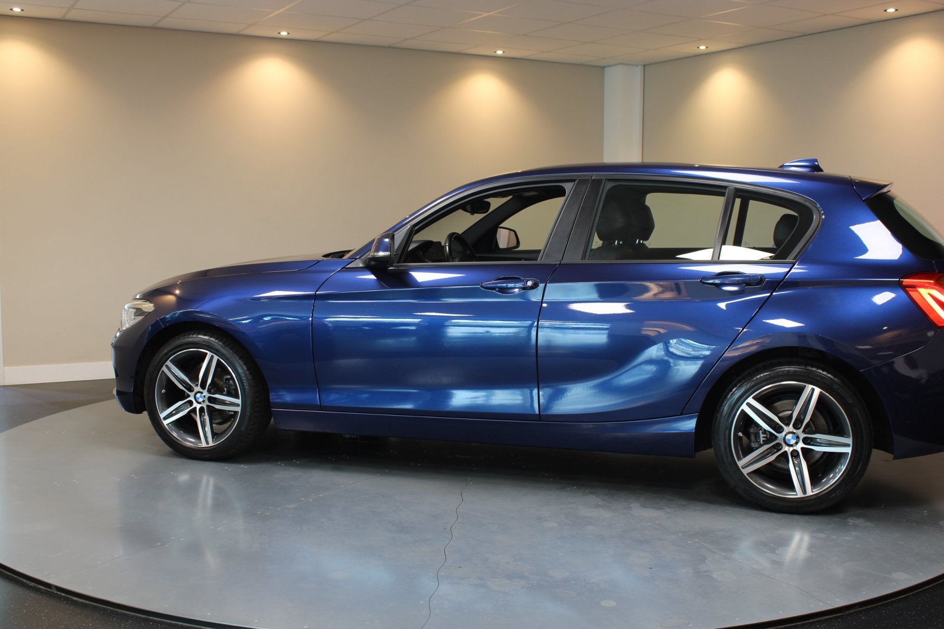 BMW 1-serie 116i Centennial High Executive *M-Sportstuur/Poo, 1-Serie, Dealer onderhouden, Achterwielaandrijving, Euro 6
