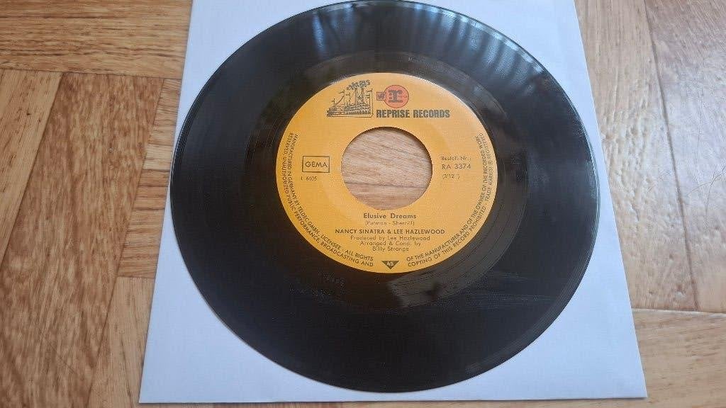 Single - Nancy Sinatra & Lee Hazlewood - Elusive Dreams, Gebruikt, 7 inch, Ophalen of Verzenden, Pop