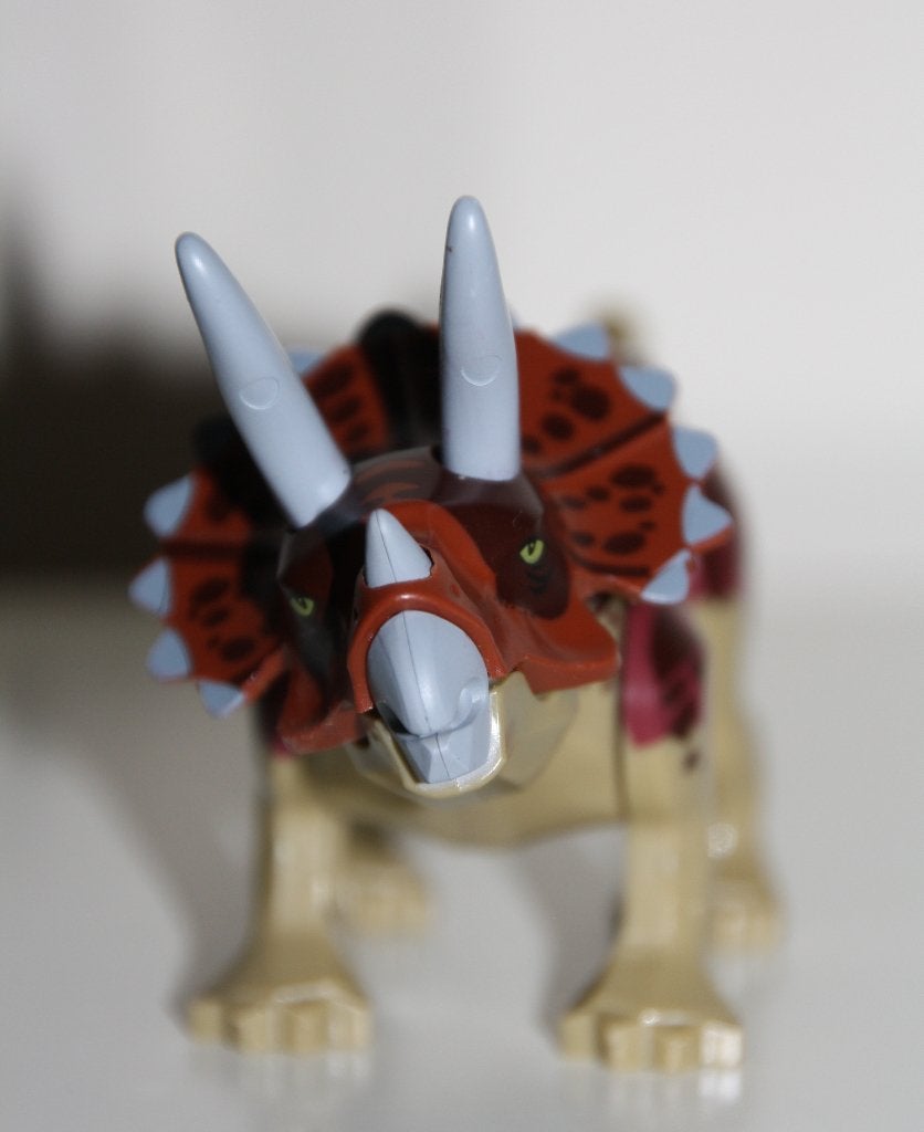 Jurassic Park - World dino dinosaurus Triceratops klein, Ophalen of Verzenden, Nieuw