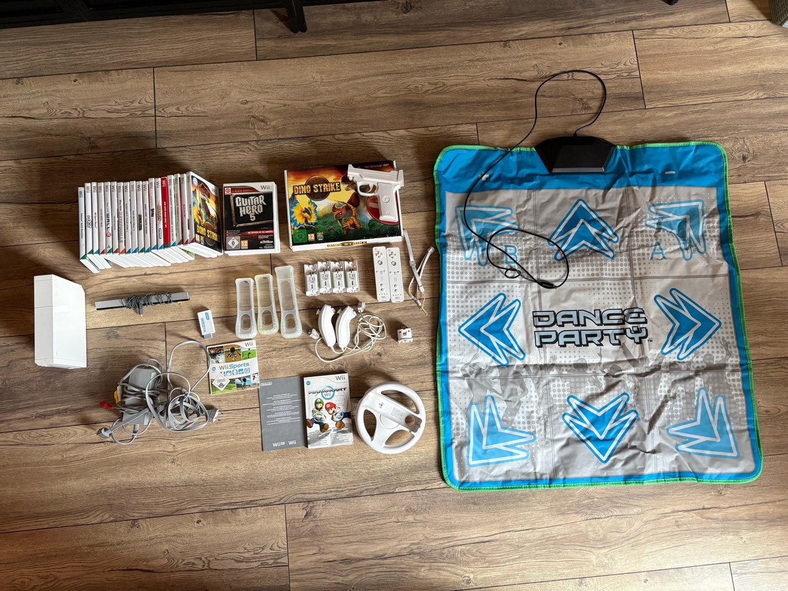 Nintendo Wii Bundel met 20+ games en veel accessoires, Spelcomputers en Games, Verzenden, Gebruikt, Met 2 controllers, Met games