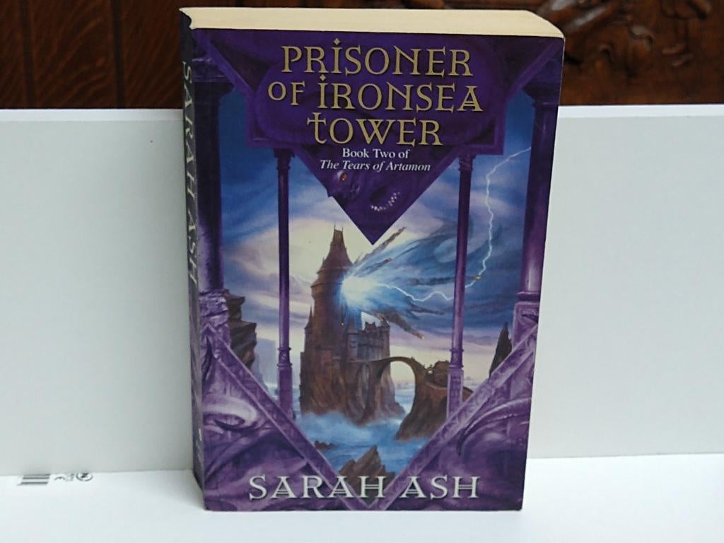 SARAH ASH – Prisoner of Ironsea Tower (engelstalig –english), Boeken, Verzenden, Gelezen, SARAH ASH