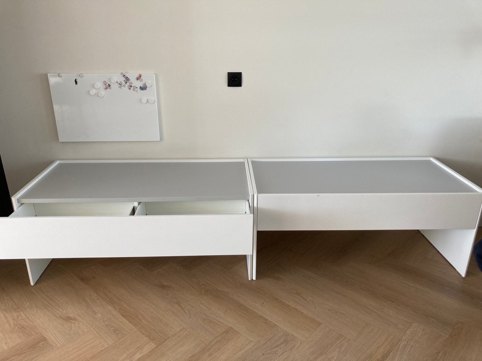 IKEA speeltafel dundra met lades, Ophalen, Zo goed als nieuw, Tafel(s)