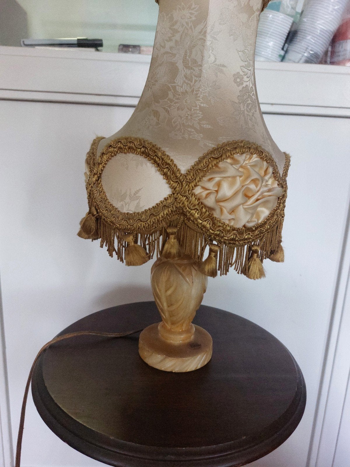 Vintage tafellamp met albasten voet en kwastjes, Ophalen of Verzenden