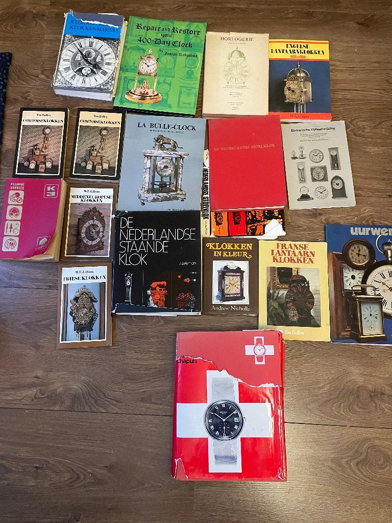 Partij horloges, klokken en boeken, Ophalen, Zo goed als nieuw, Overige onderwerpen