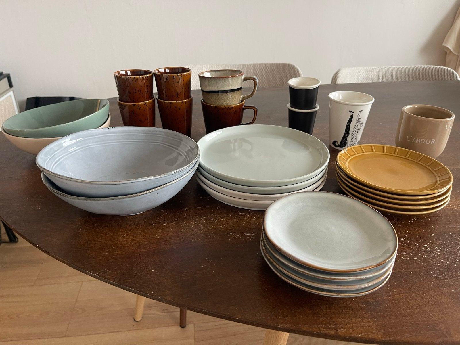 Divers servies: borden, kopjes, kommen, Huis en Inrichting, Keuken | Servies, Ophalen, Overige merken, Keramiek, Zo goed als nieuw