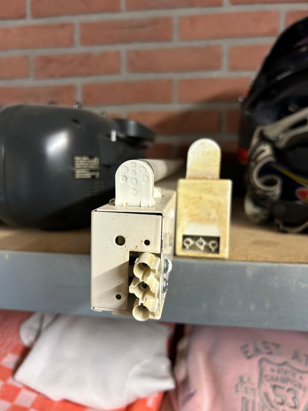 Tl armatuur met tl lamp ,uit aanrecht (keuken ), Ophalen, Gebruikt