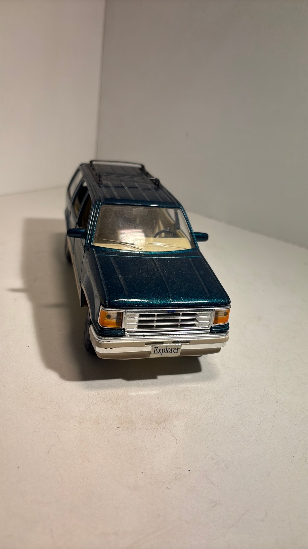 Ford explorer maisto 1.24, Maisto, Ophalen of Verzenden, A, A