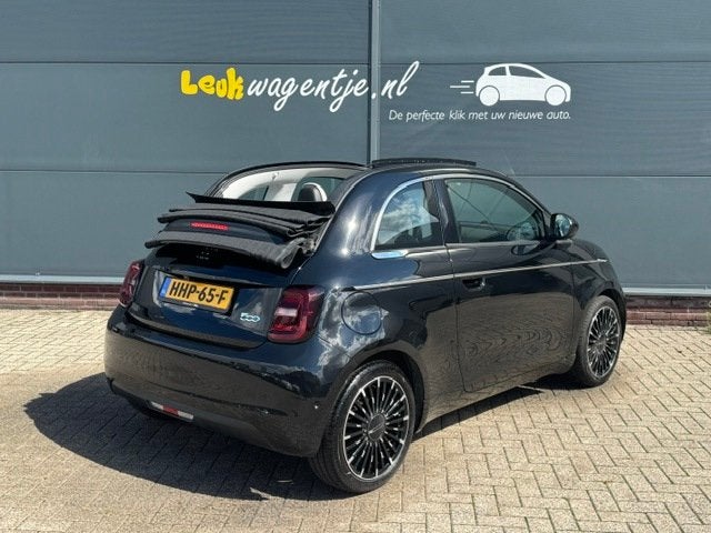 Fiat 500 C e La Prima 42 kWh Cabrio by Bocelli *JBL *camera, 118 pk, Cabriolet, 4 stoelen, Zwart