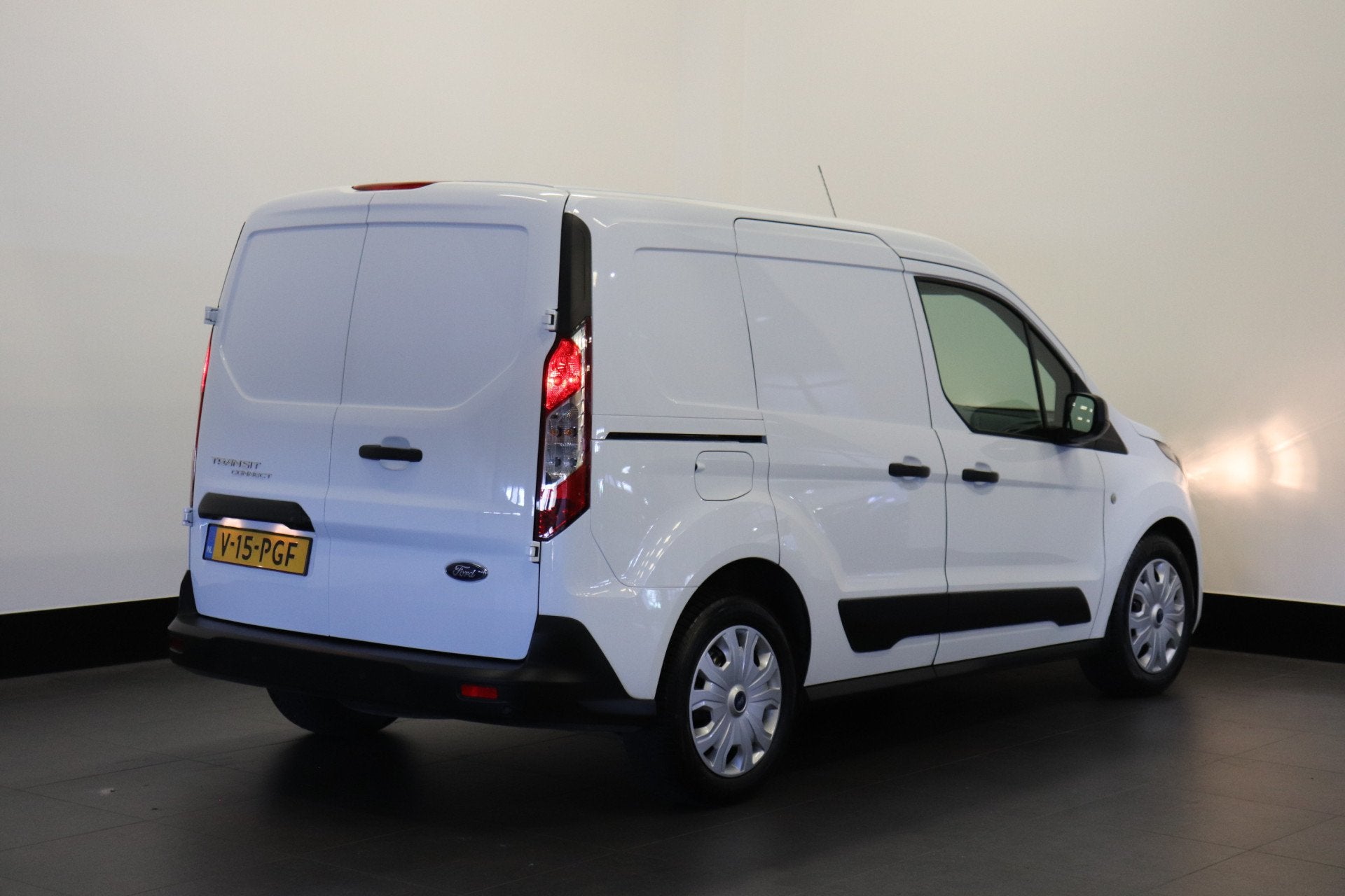 Ford Transit Connect 1.5 EcoBlue 100PK EURO 6 - Airco - Navi, Voorwielaandrijving, Dealer onderhouden, Gebruikt, 4 cilinders