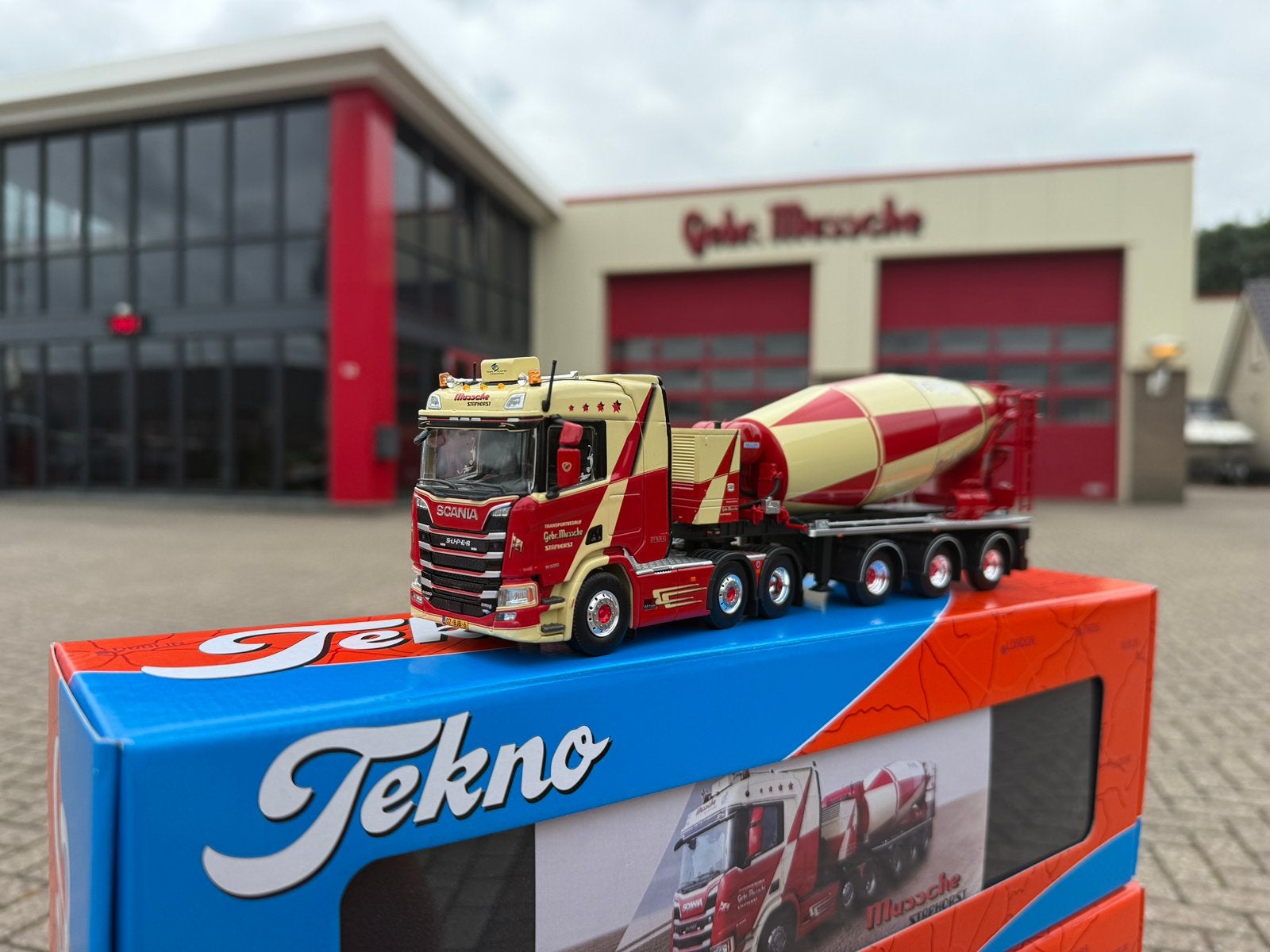 Scania R500 met betonmixer oplegger | Gebr. Mussche | Tekno, Ophalen of Verzenden, Nieuw, Auto, Tekno