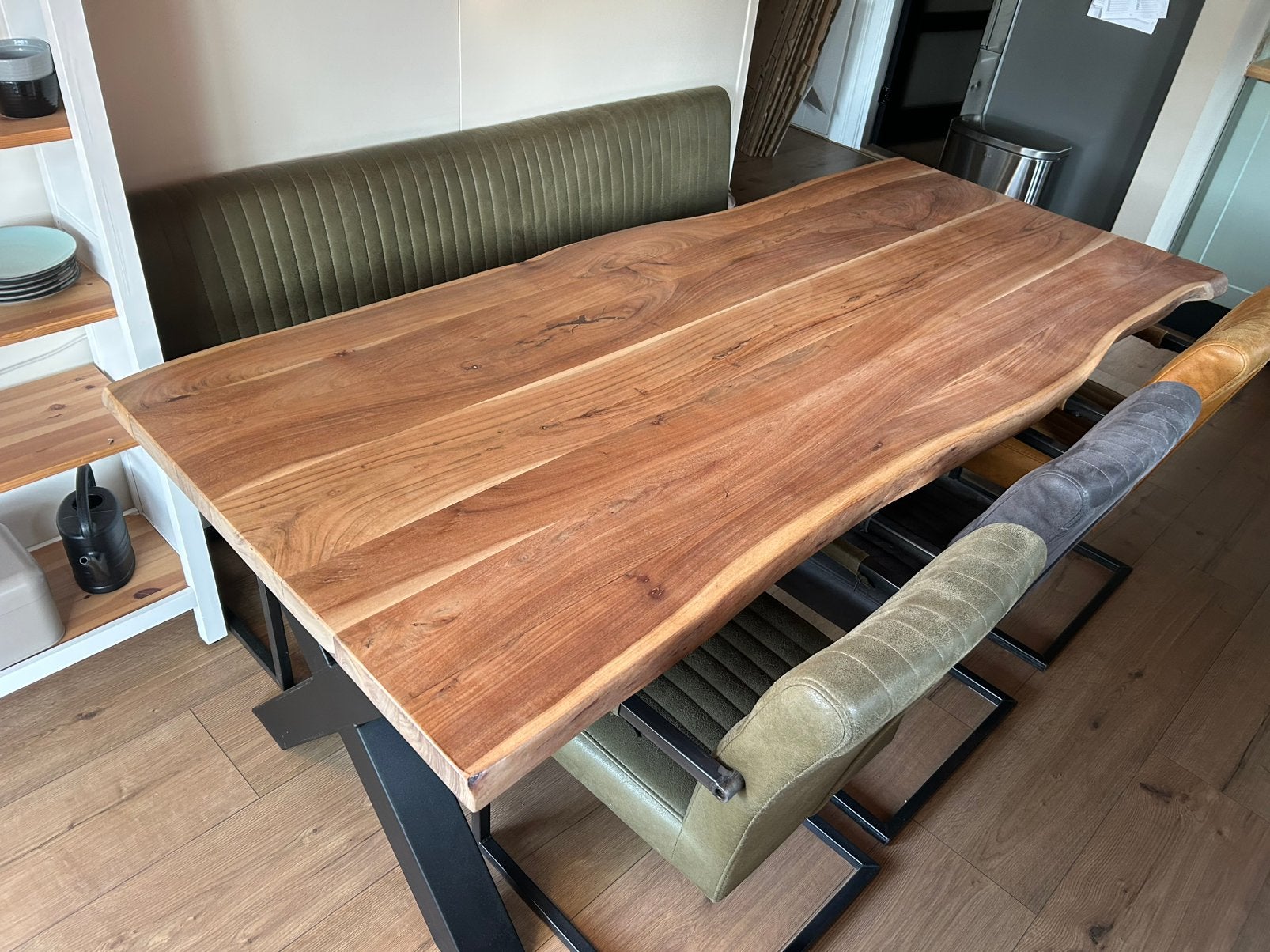 Boomstam eettafel met bank en stoelen, Ophalen, 200 cm of meer, 50 tot 100 cm, Zo goed als nieuw