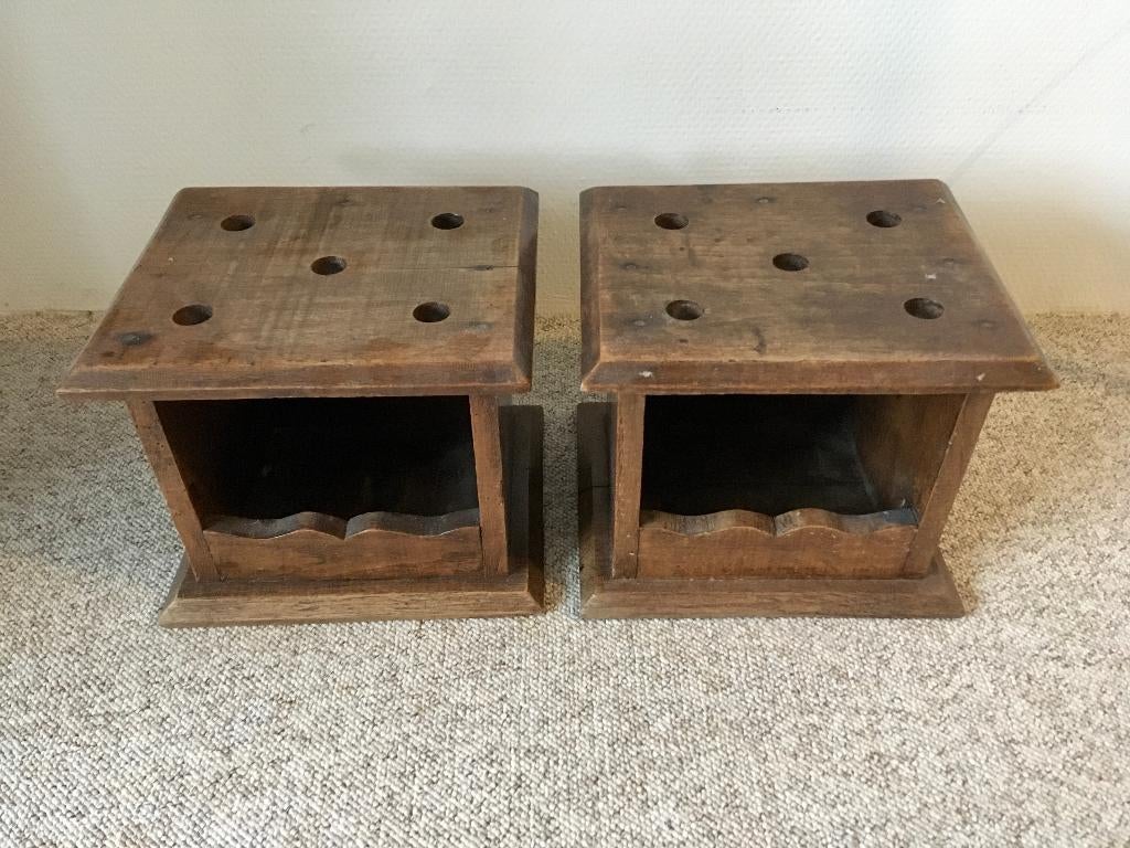 Set van 2 brocante antieke houten stoofjes (ook los te koop), Ophalen of Verzenden