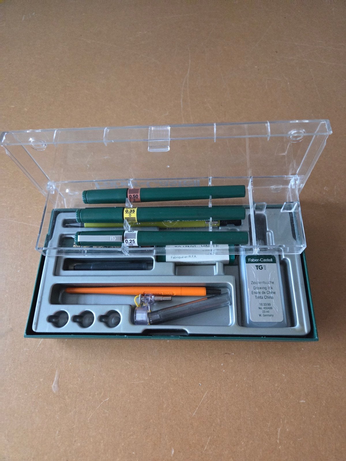 Faber-Castell TG1-S Tekenpennenset met toebehoren, Ophalen of Verzenden, Gebruikt, Potlood of Stift