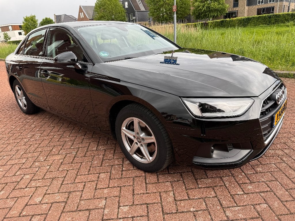 Audi A4 35 Tfsi 150pk S Tronic 2020 Zwart, Auto's, Audi, Zwart, 4 cilinders, Zwart, Origineel Nederlands