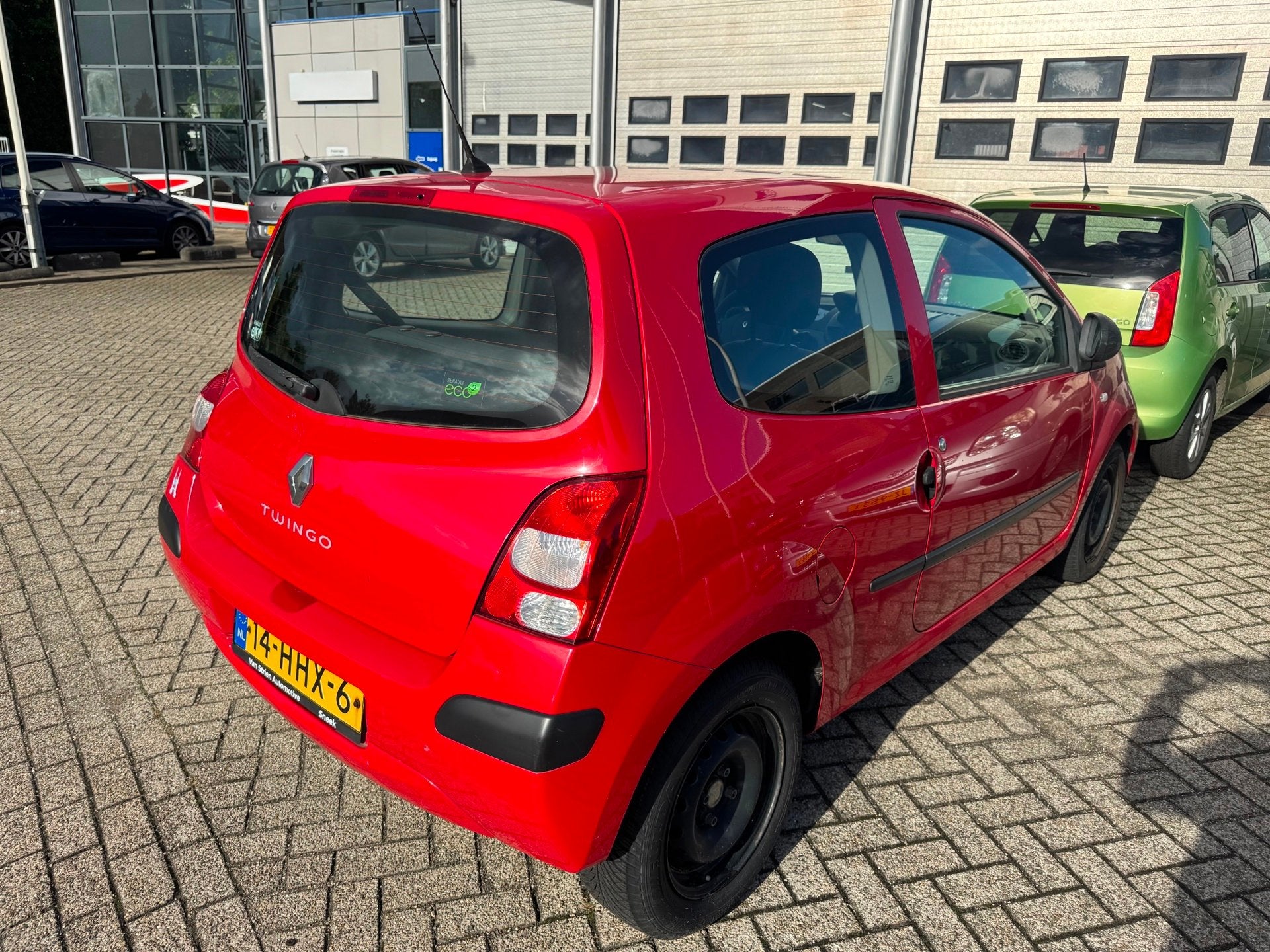 Renault Twingo 1.2 Authentique NIEUWE APK, Voorwielaandrijving, Twingo, Gebruikt, 31 €/maand