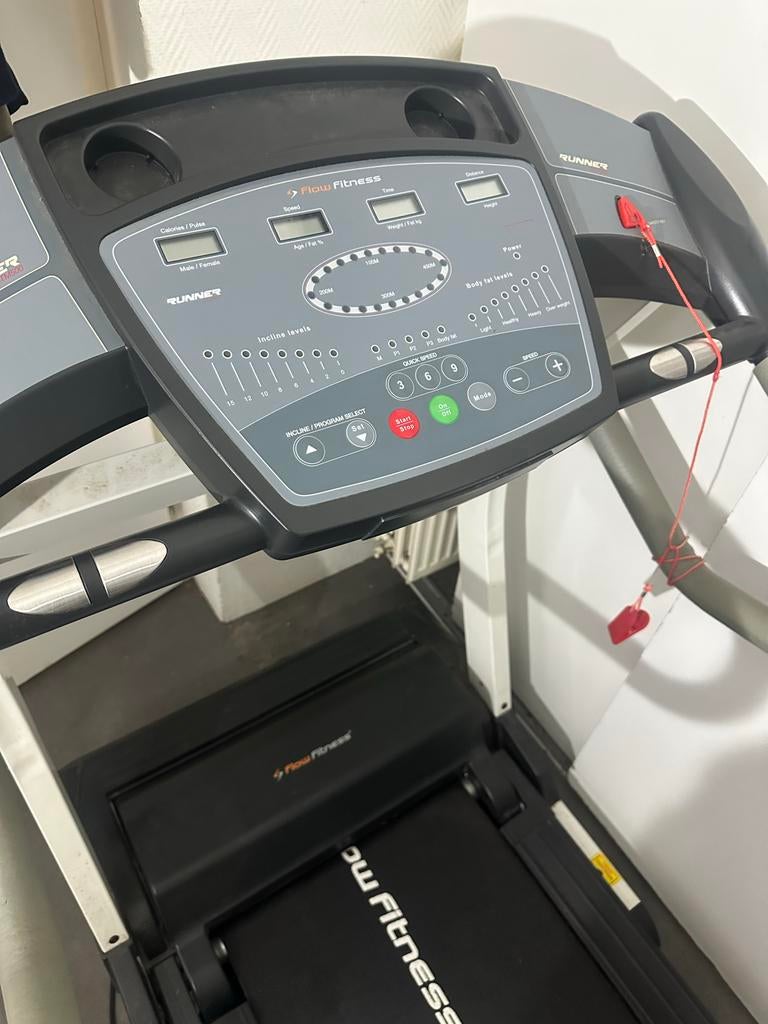 Flow Fitness Runner DTM 500 loopband, Ophalen, Gebruikt, Metaal, Loopband