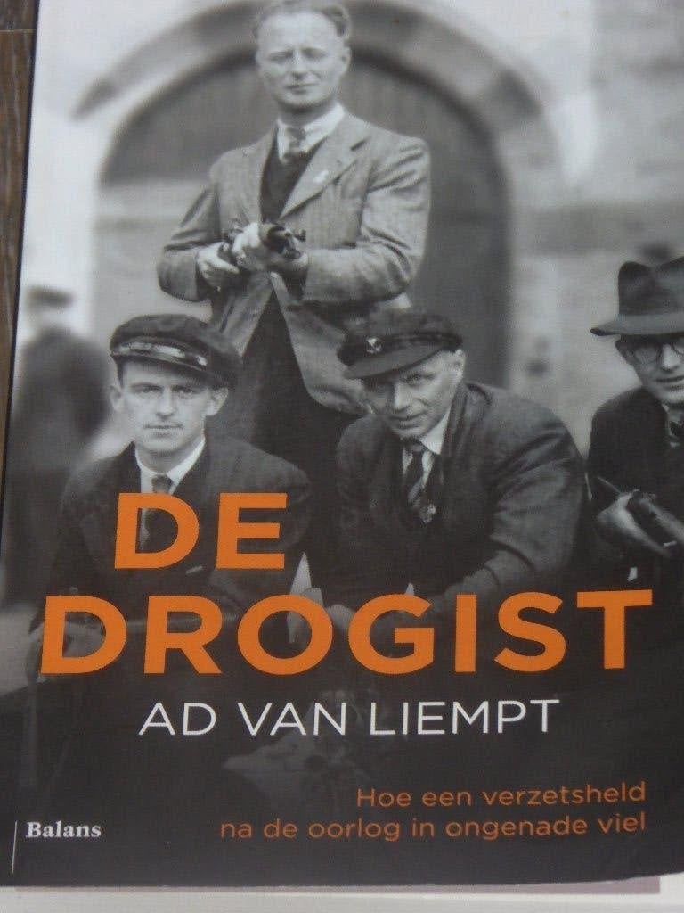 DE DROGIST - AD VAN LIEMPT, Tweede Wereldoorlog, Verzenden, Ad van Liempt, Zo goed als nieuw