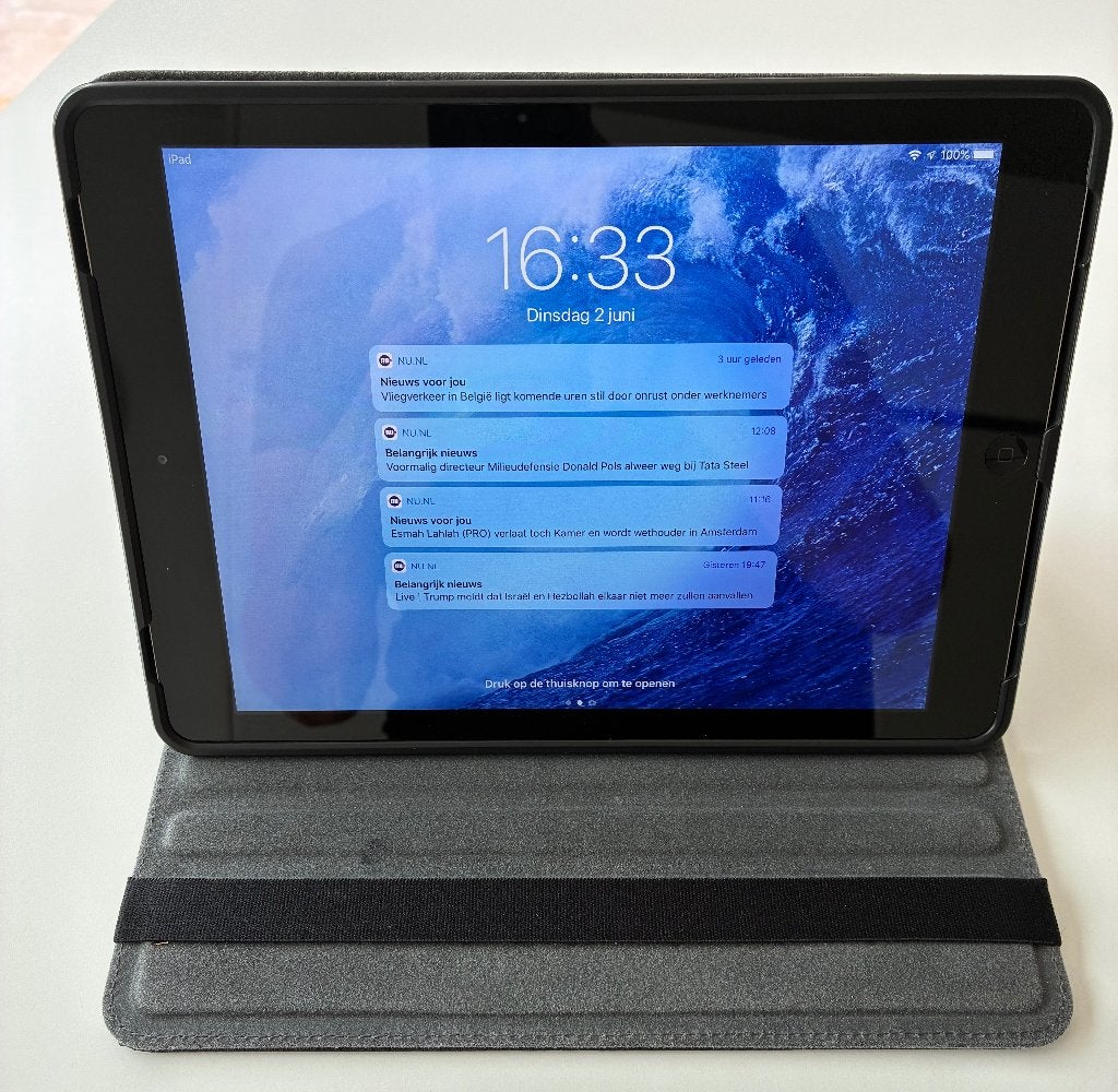 Apple iPad Air 1 model A 1474. met 360 Targus hoes. 16GB, 10 inch, Gebruikt, Apple iPad Air, Ophalen of Verzenden