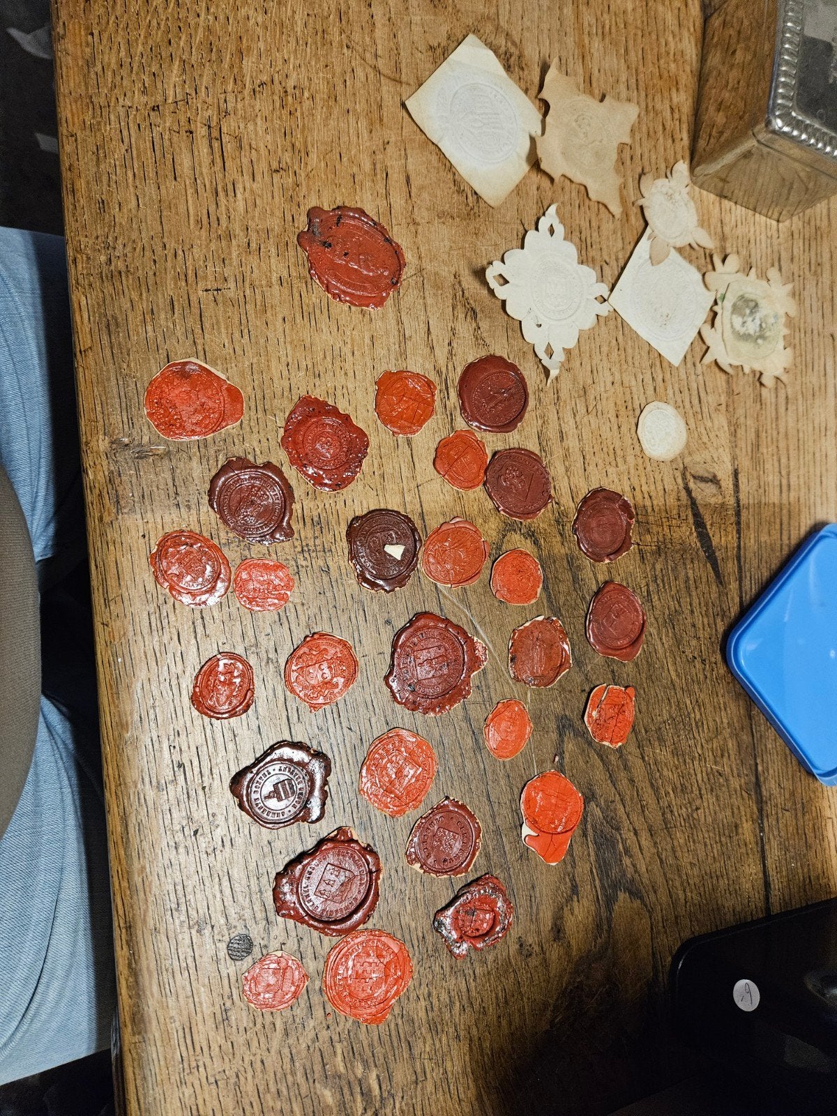 Antieke lak en papier zegels, Antiek en Kunst, Ophalen of Verzenden