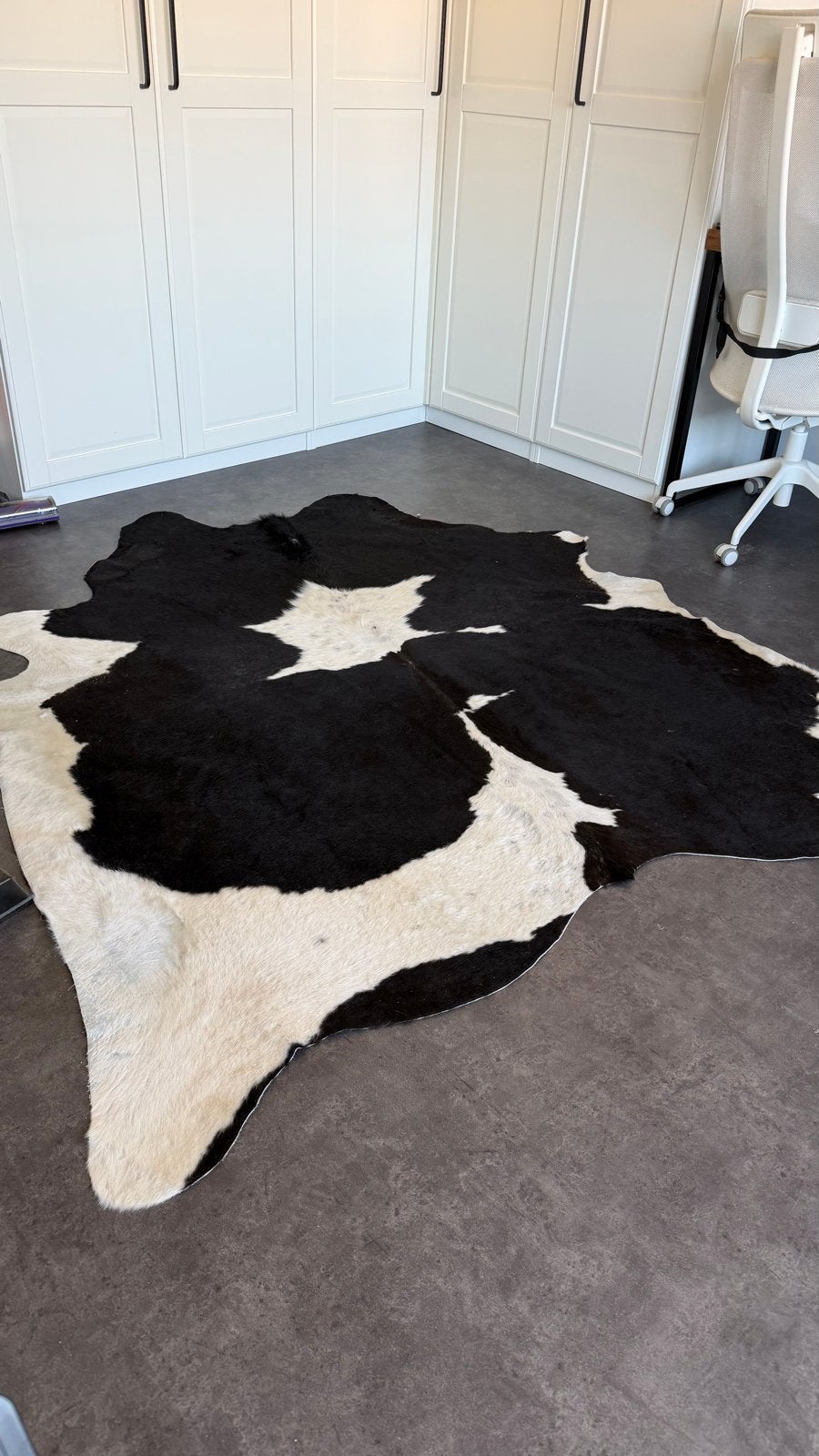 Zwart-wit koeienhuid vloerkleed, Ophalen, Gebruikt, 100 tot 150 cm, Wit