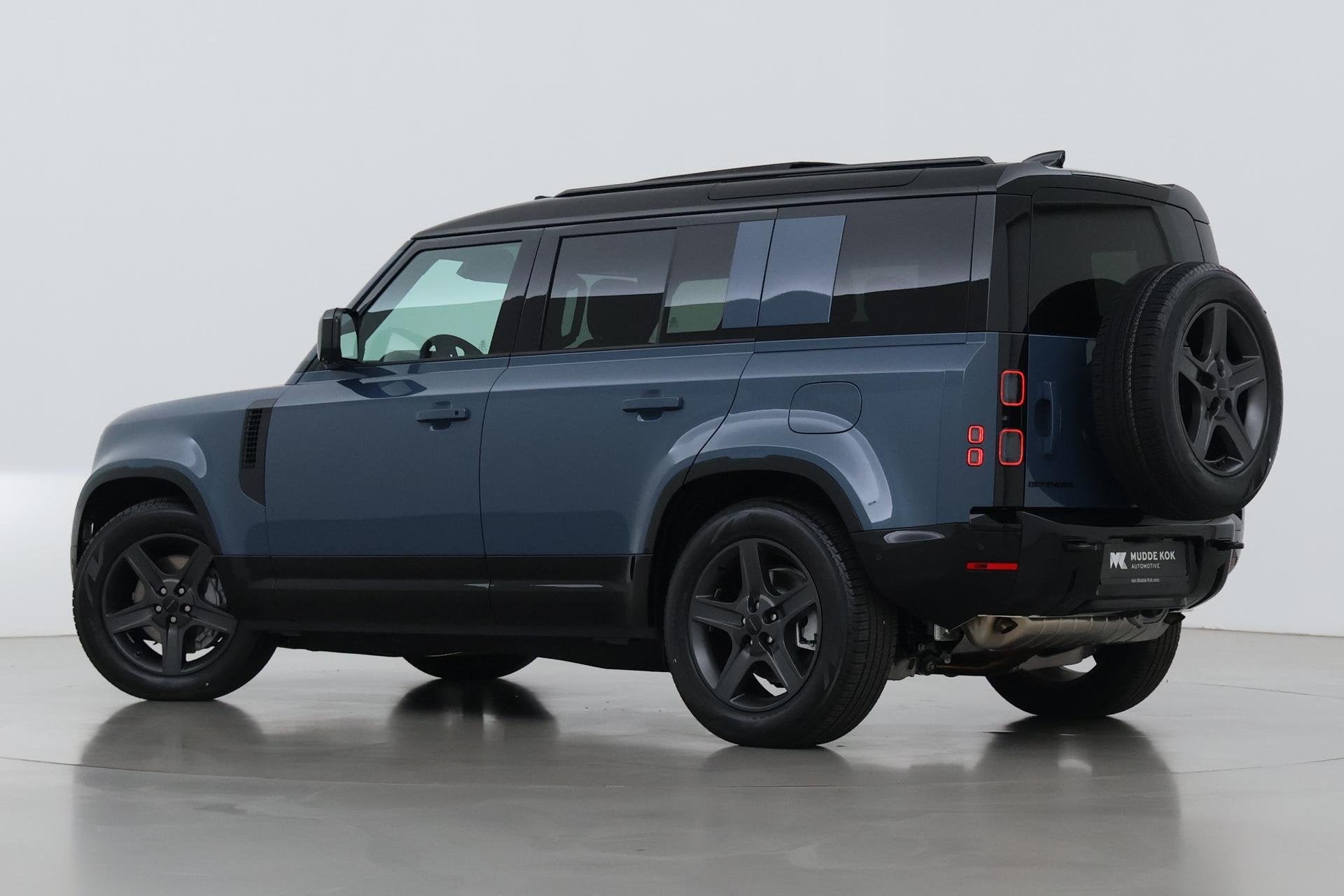Land Rover Defender 110 P300e X-Dynamic SE | FACELIFT | Luch, Automaat, Gebruikt, 4 cilinders, Vierwielaandrijving