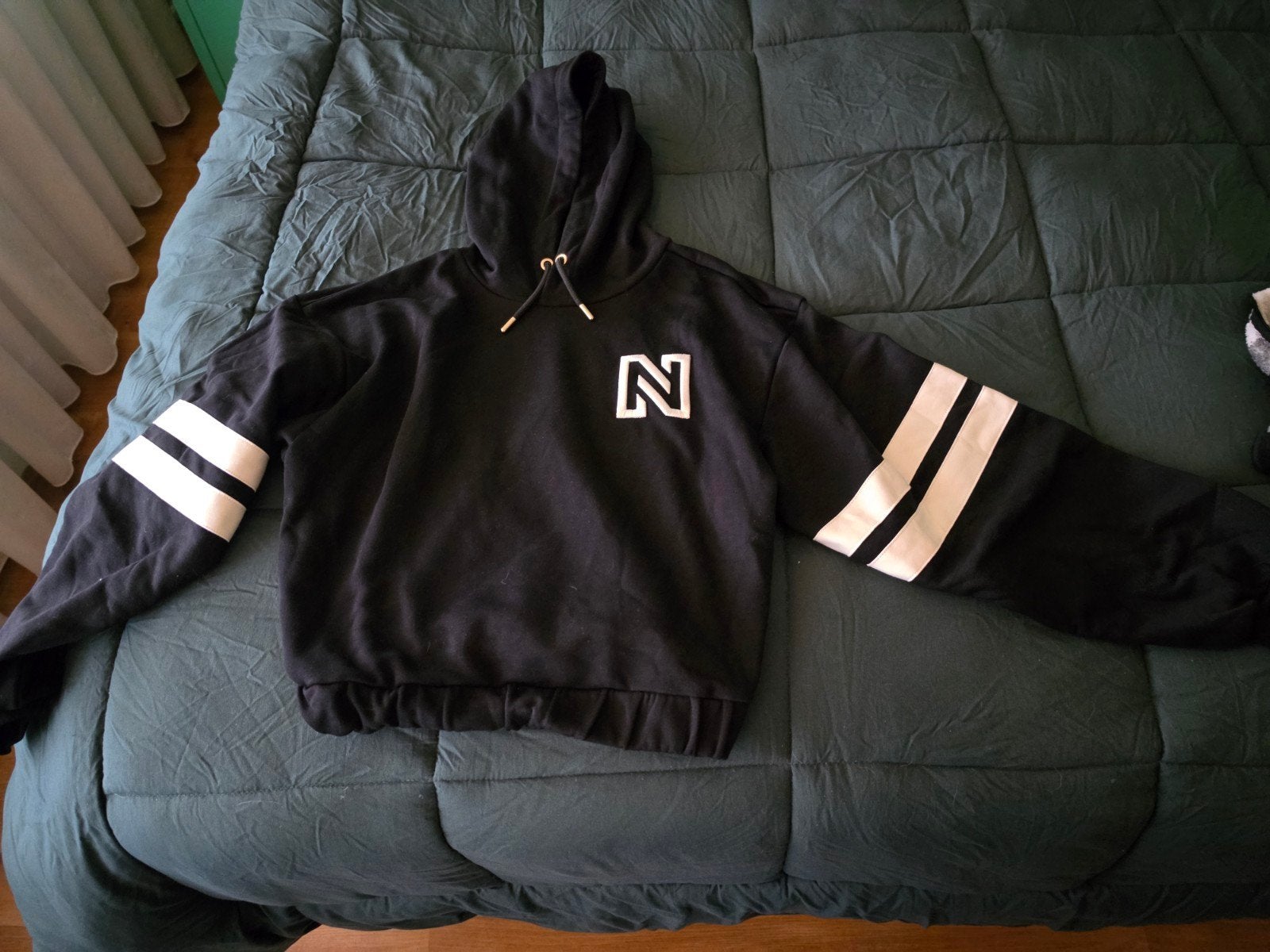 Zwarte hoodie  NIKKIE met 'Los Angeles California' opdruk, Zwart, Ophalen of Verzenden, Zo goed als nieuw, Nikkie