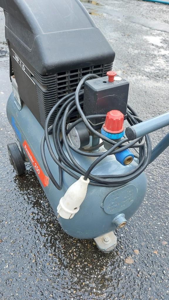 Luchtcompressor., Doe-het-zelf en Verbouw, Compressors, Ophalen, Gebruikt, 6 tot 10 bar, Minder dan 200 liter/min
