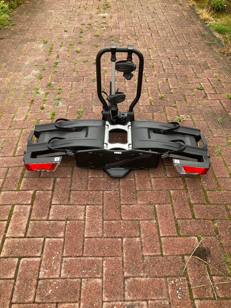 Thule easyfold 933 xt2 z.g.a.n. fietsendrager, Auto diversen, Fietsendragers, Zo goed als nieuw, Trekhaakdrager, 2 fietsen, Brede banden