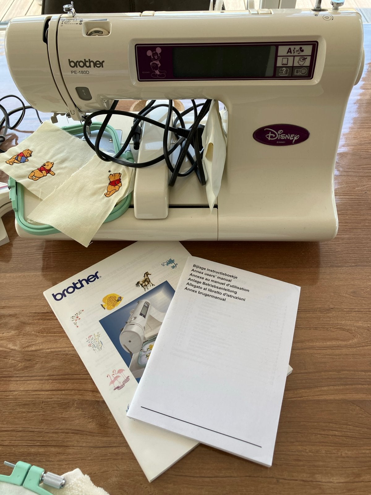 Brother PE-180D borduurmachine met Disney en meer, Ophalen, Gebruikt, Naaimachine, Brother