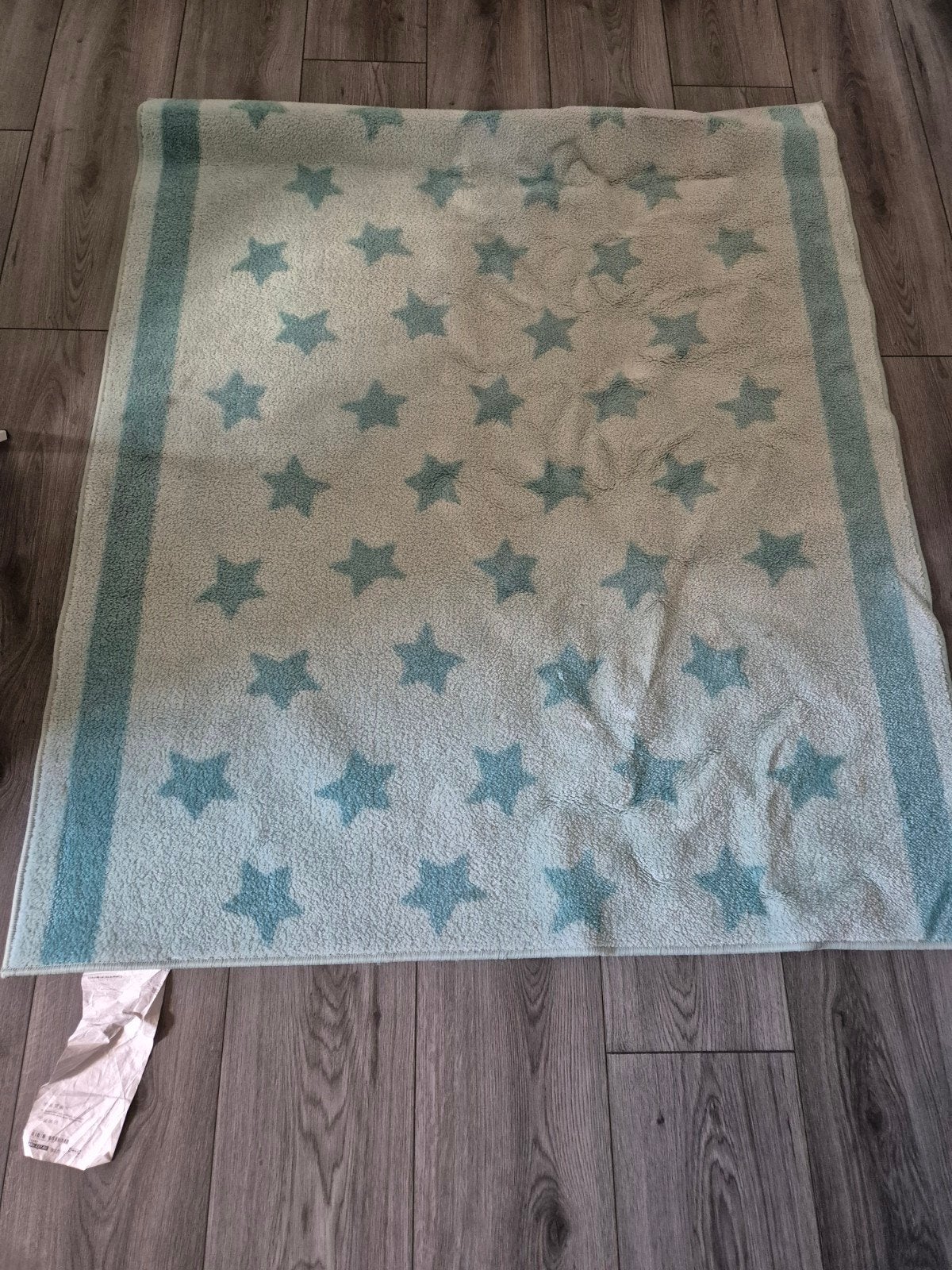 IKEA HIMMELSK Vloerkleed met sterrenpatroon (133x160 cm), 100 tot 150 cm, Ophalen of Verzenden, Zo goed als nieuw, Groen