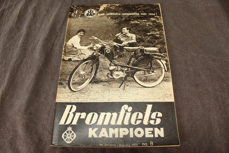 Blad Bromfiets kampioen augustus 1956 oa. NSU Quickly, Ophalen of Verzenden, Nieuw