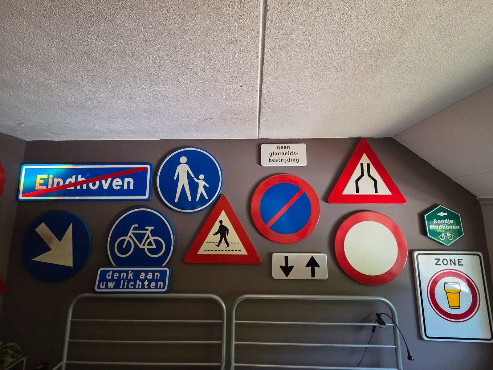 Verkeersborden/ mancave assesoires/, Ophalen, Zo goed als nieuw, Auto's