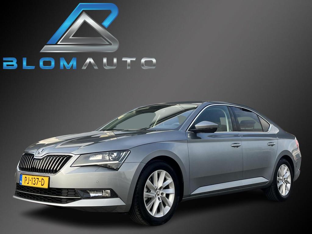Skoda Superb 1.4 TSI ACT DSG TREKHAAK+CARPLAY+STOELVERWARMIN, Auto's, Skoda, Bedrijf, Te koop, Superb, ABS, Achteruitrijcamera