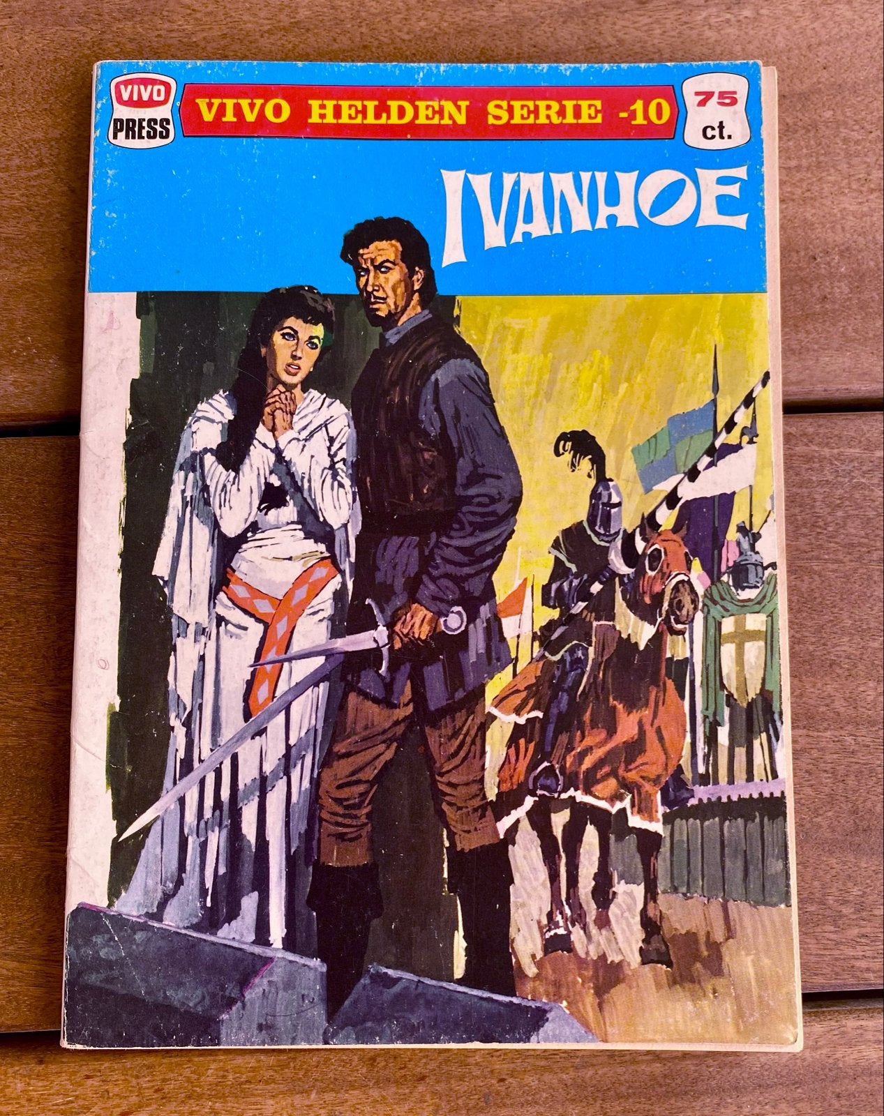 Ivanhoe - Vivo Helden Serie 10 - Pagina's zitten los, Boeken, Eén stripboek, Ophalen of Verzenden, Gelezen