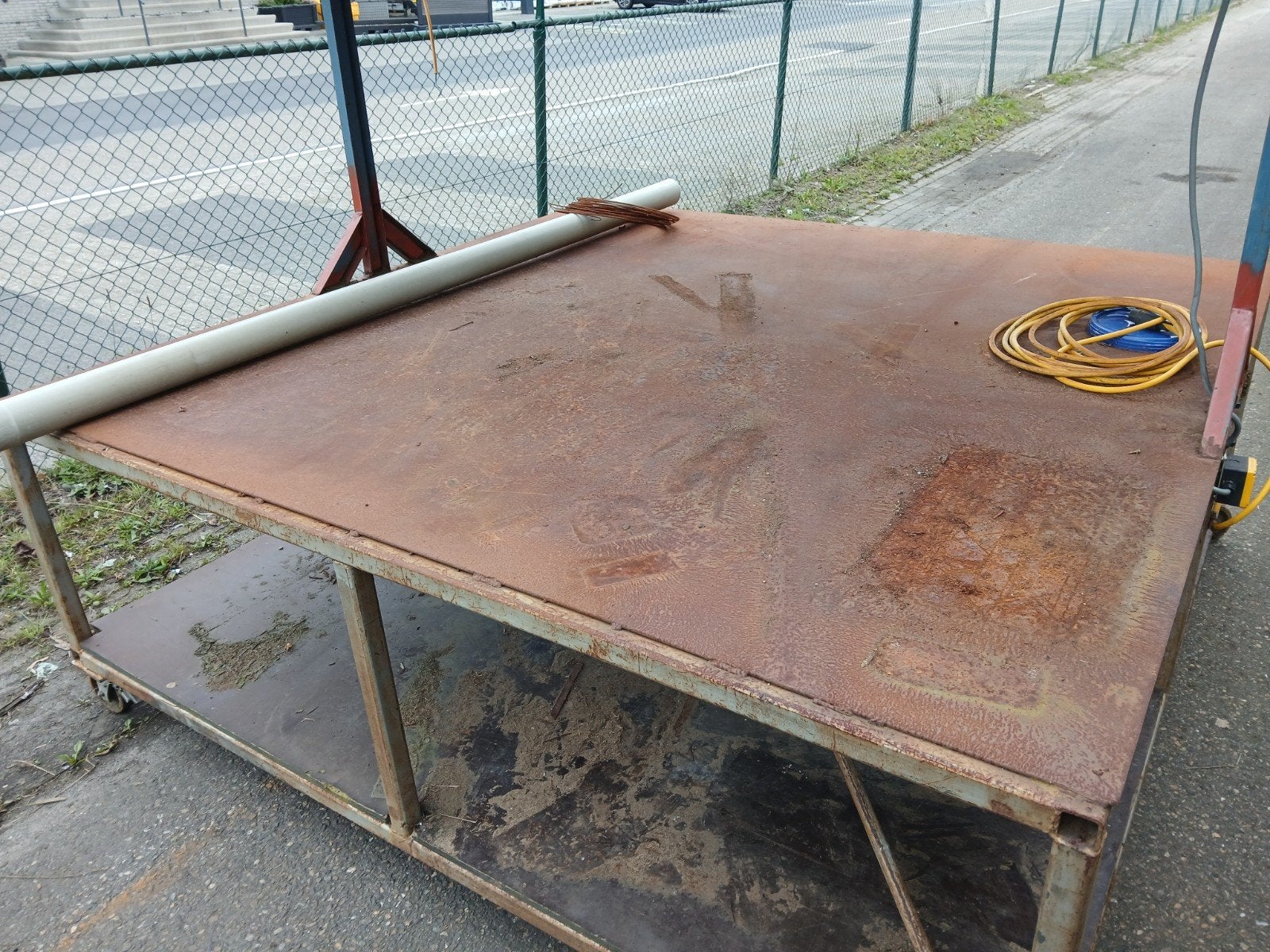 Zware lastafel/werkbank 2,50x2,50, Doe-het-zelf en Verbouw, Werkbanken, Ophalen, Gebruikt, 170 cm of meer