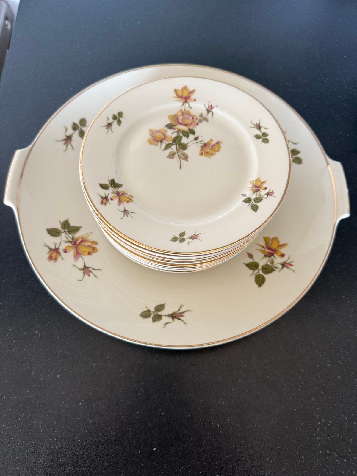 Rosenthal Germany schaal en bordjes met rozenmotief, Ophalen