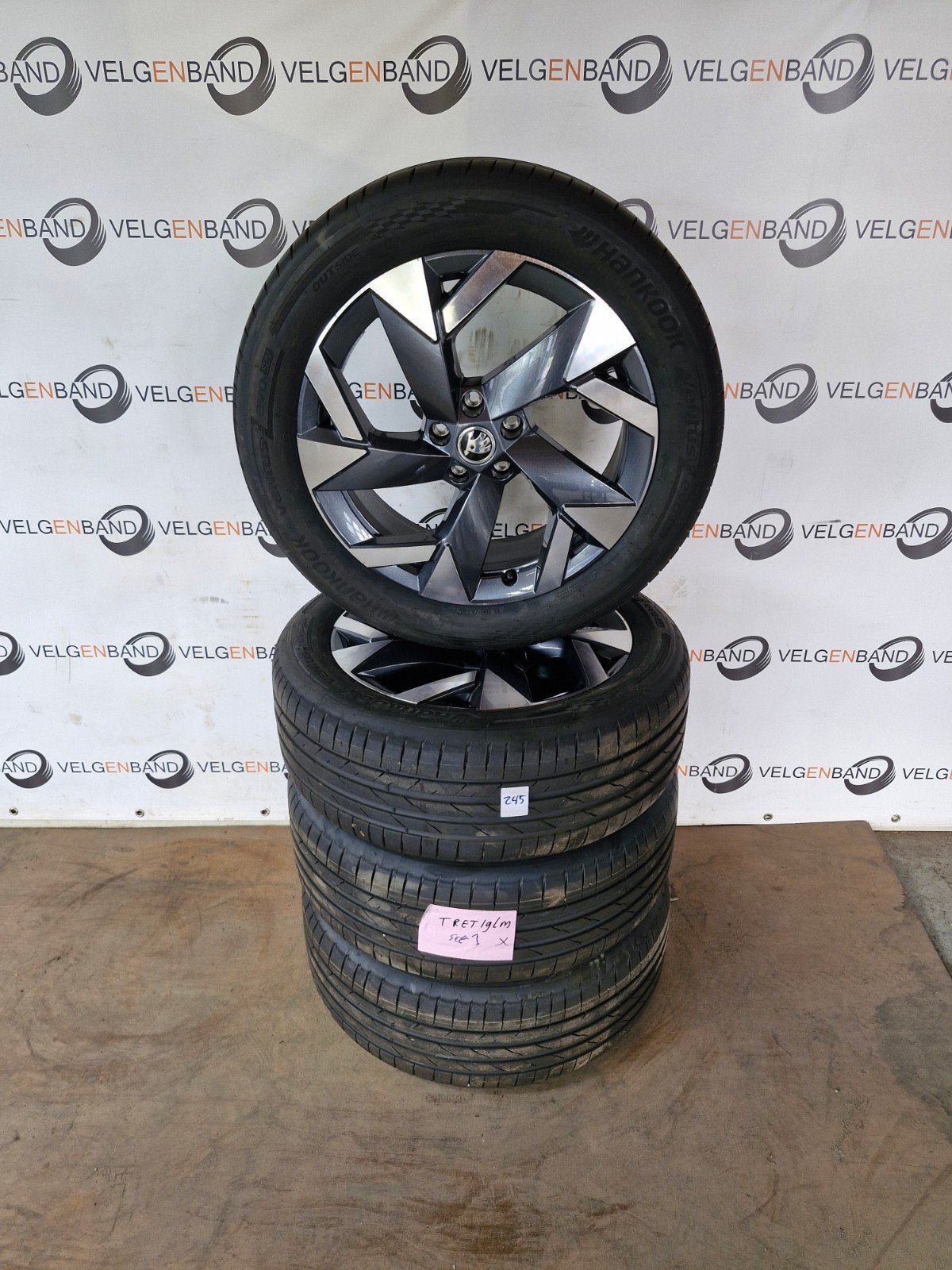 Zomerset Skoda Kodiaq 235 50 19 5x112 57,1 zomerbanden vag, 19 inch, Gebruikt, ., Banden en Velgen