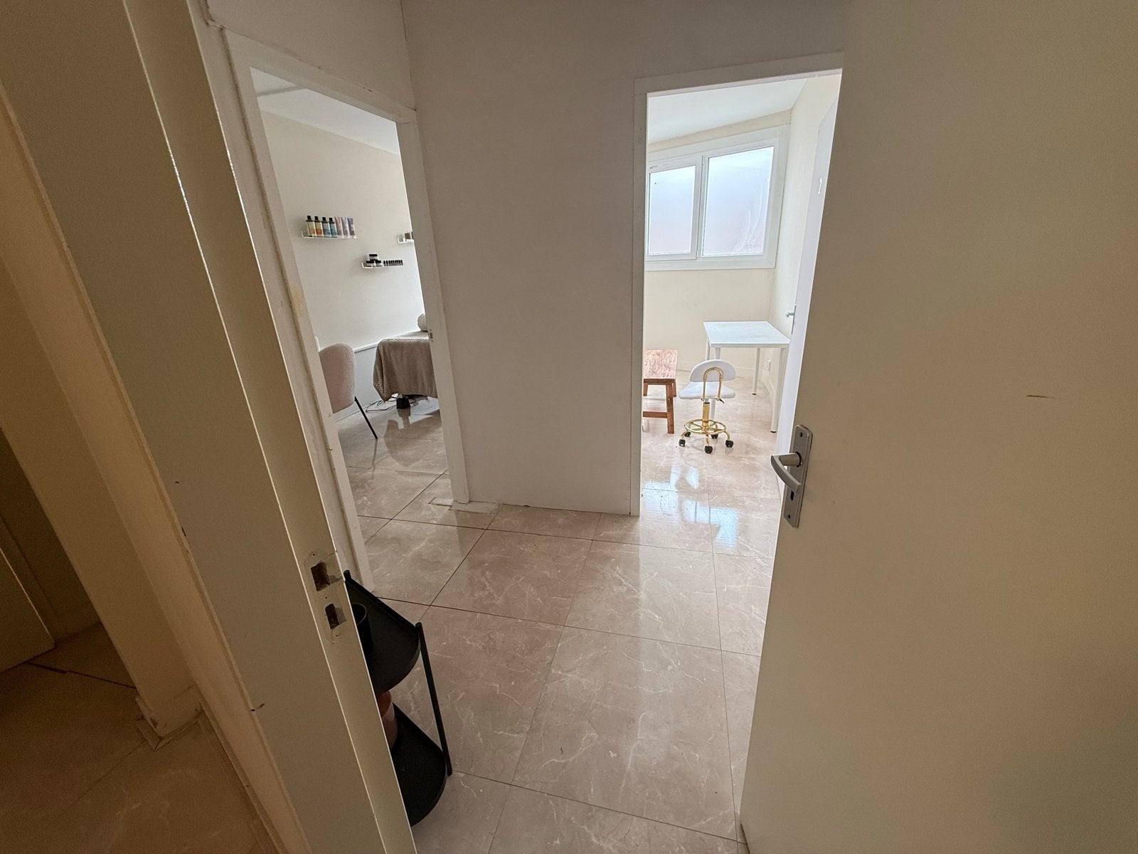 Kamer te huur in een beautysalon, Huizen en Kamers, Kamers te huur, Utrecht
