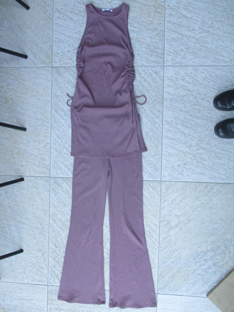 Zara setje oudroze maat S / 38 Lange broek flared + shirt, Kleding | Dames, Broeken en Pantalons, Zara, Ophalen of Verzenden, Zo goed als nieuw