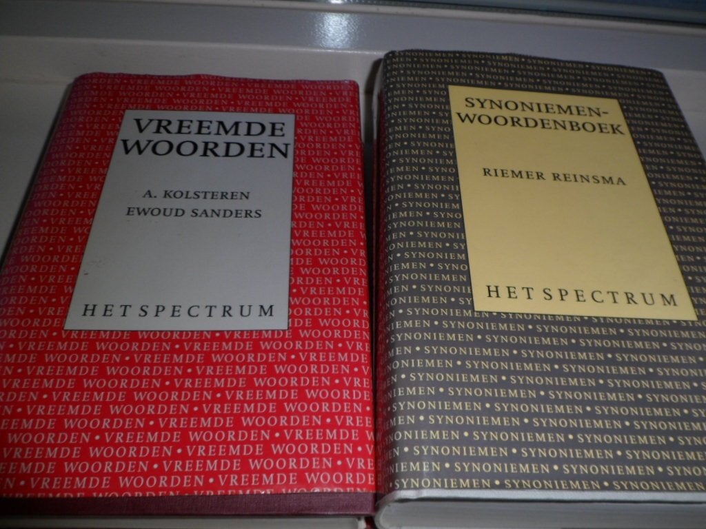 Vreemde Woorden & Synoniemen woordenboek 2 euro per stuk, Boeken, Woordenboeken, Ophalen of Verzenden, Zo goed als nieuw, Prisma of Spectrum