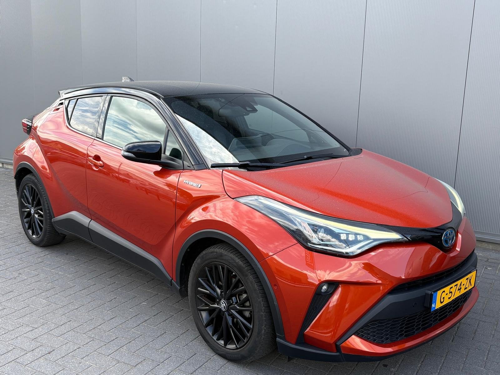 Toyota C-HR 2.0i Hybrid 184PK Automaat Launch Edition Trekha, Euro 6, 4 cilinders, Bruin, Leder en Stof