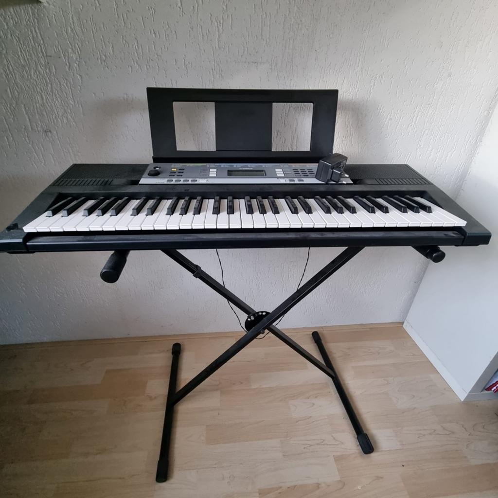 Yamaha YPT-240 Keyboard met standaard, 61 toetsen, Yamaha, Zo goed als nieuw, Met standaard